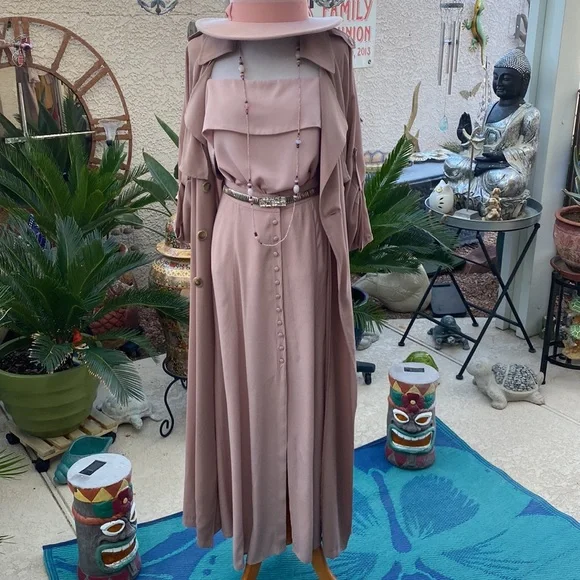 🌸🌸GORGEOUS 2 PIECE BLUSH TONE SKIRT-N-TOP OUTFIT🌸🌸 - Picture 2 of 9